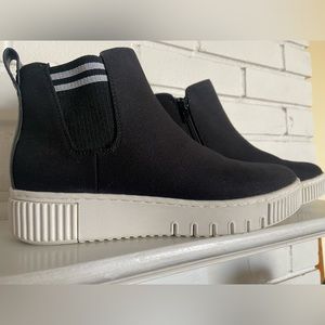SOUL Naturalizer Taffy Sneakers